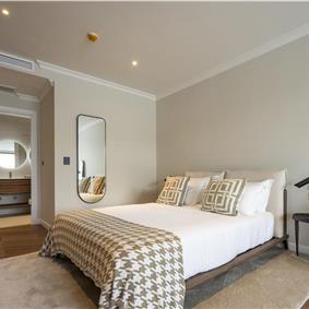 Selection of 5 bedroom seafront villas with pool on Ciovo near Trogir, sleeps 10